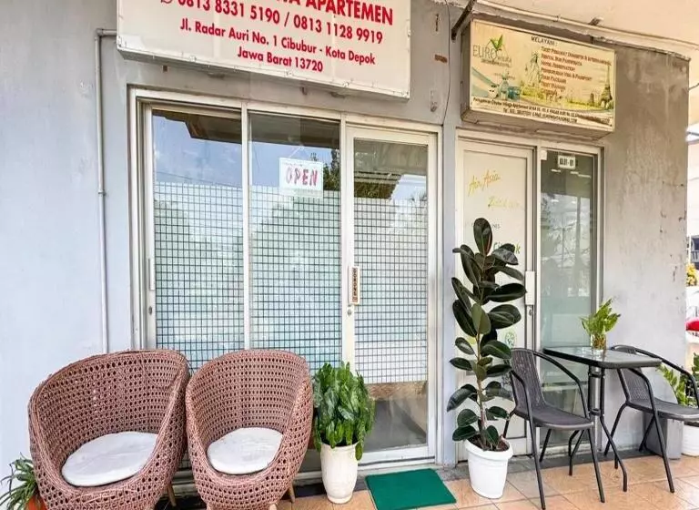 Hotelli Redliving Apartemen Cibubur Village   Nadjla Property
