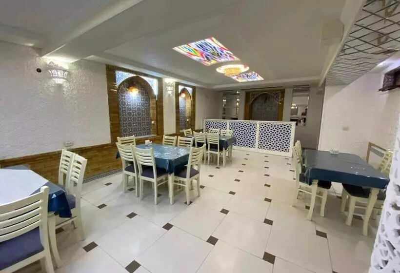 Hotel Registon Amir