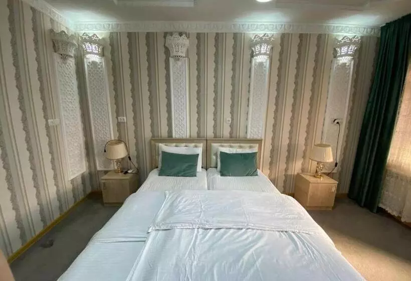 Hotel Registon Amir