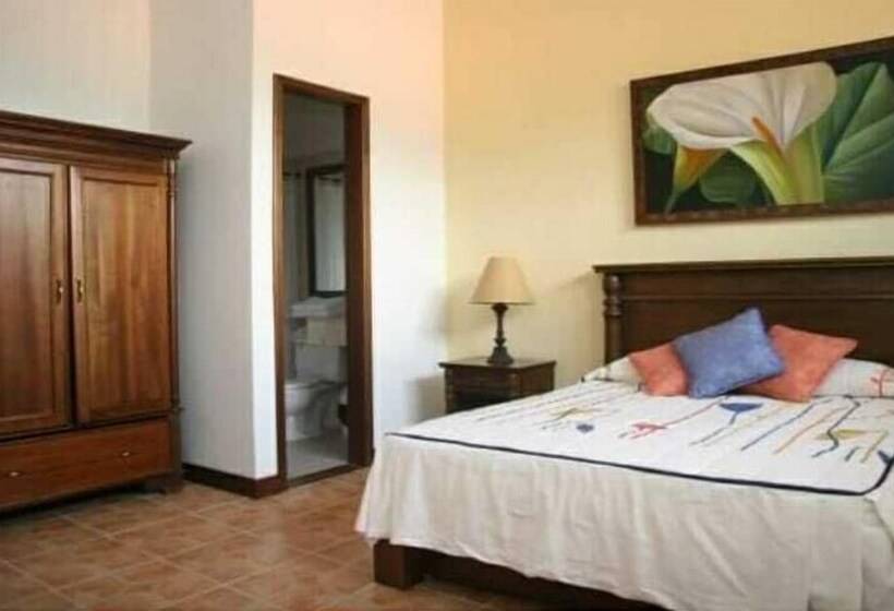 Hotell The Royal Kargil