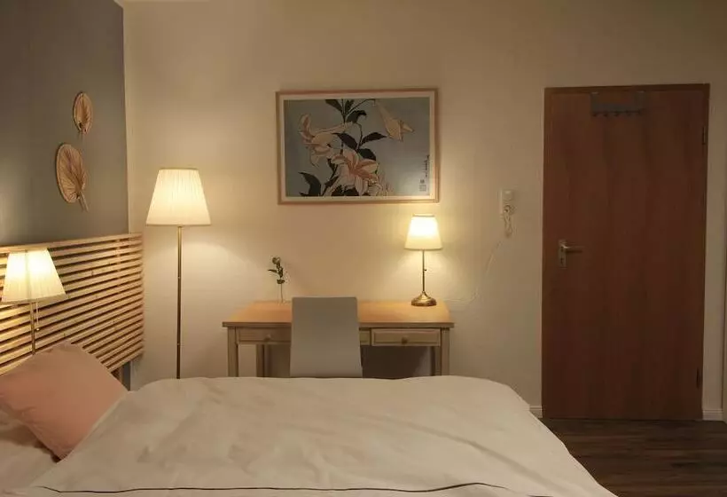 Hotelli Zimmer Asiadreieck Pension