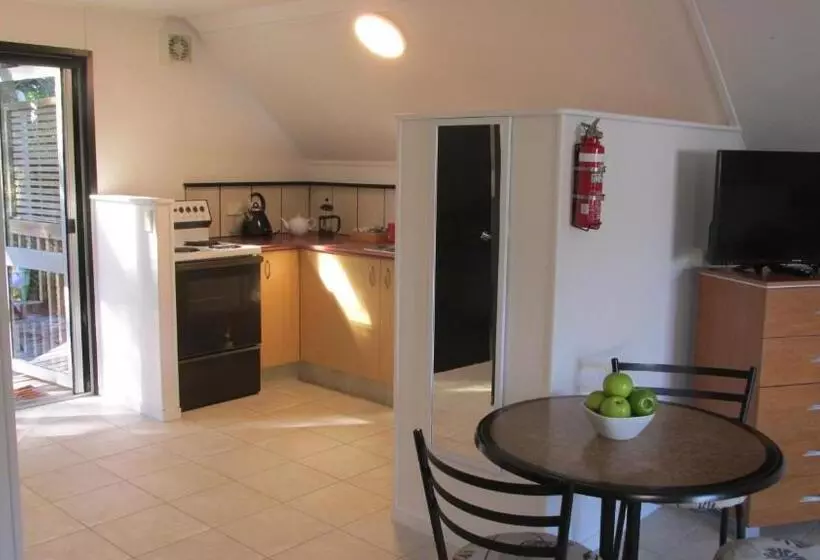 Majatalo Fantail River Lodge