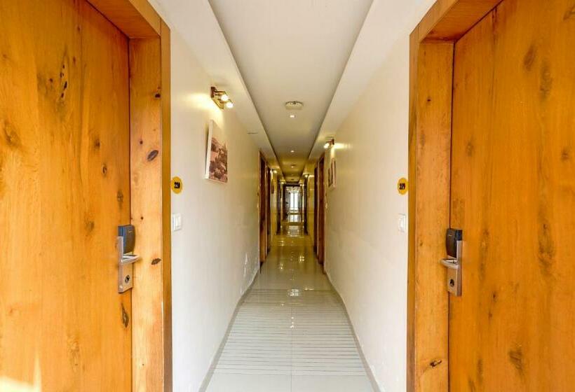 Fabhotel Anam International