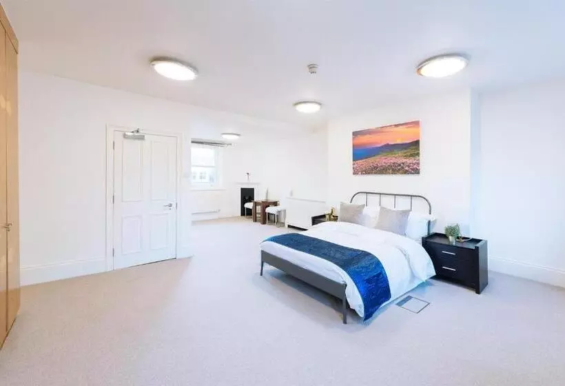 Hotelli The Chapter   Mayfair Residences