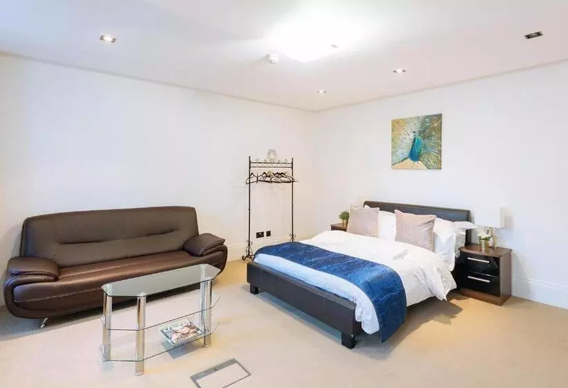 Hotelli The Chapter   Mayfair Residences