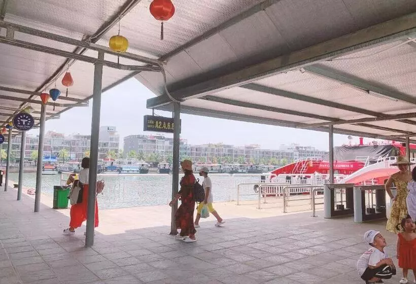 تختخواب و صبحانه Rosepark Tuan Chau