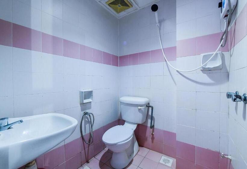 Hotel Oyo 90398 Sunshine Bay Resort Port Dickson Private Condo