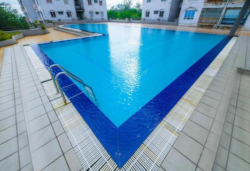Hotel Oyo 90398 Sunshine Bay Resort Port Dickson Private Condo