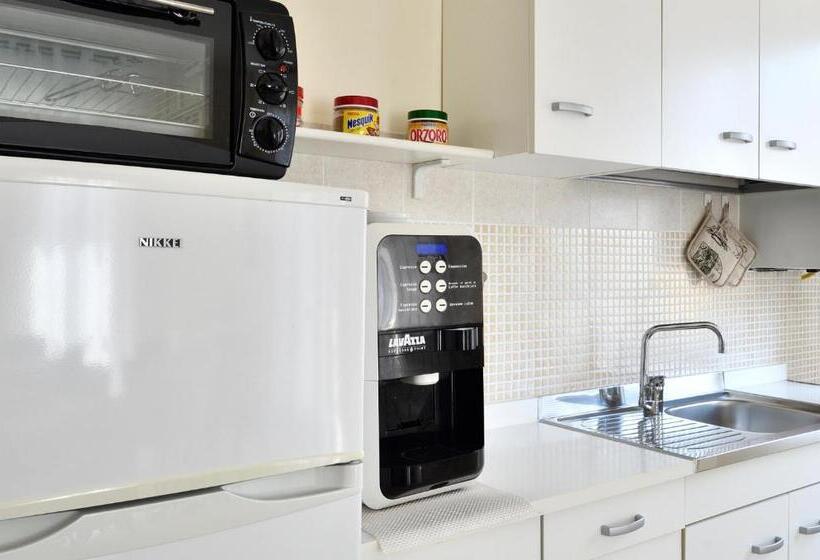 פנסיון Malo Rooms