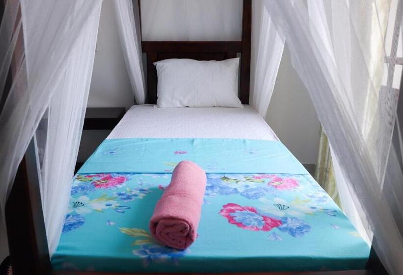 Bed and Breakfast Sakura Calm Rest