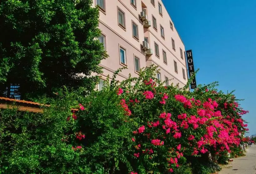 ホテル Karacan Park  Dalaman Airport