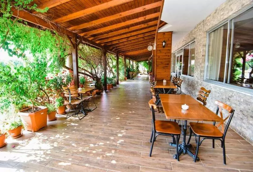 ホテル Karacan Park  Dalaman Airport