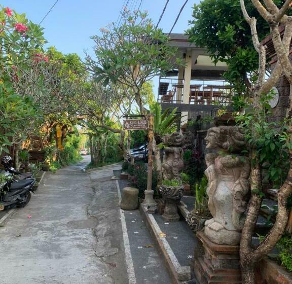 פנסיון Kubu Loris Residence