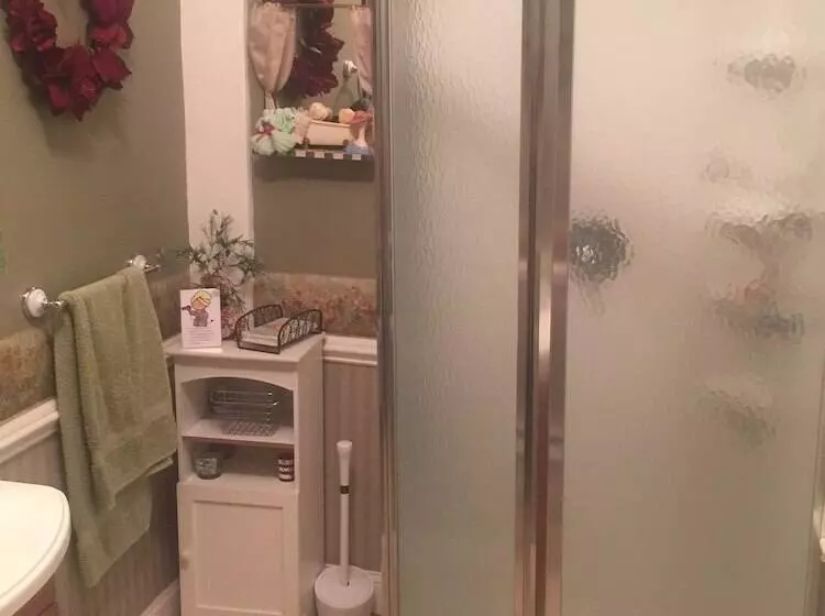 ベッドアンドブレックファースト Brookside Inn At Laurens