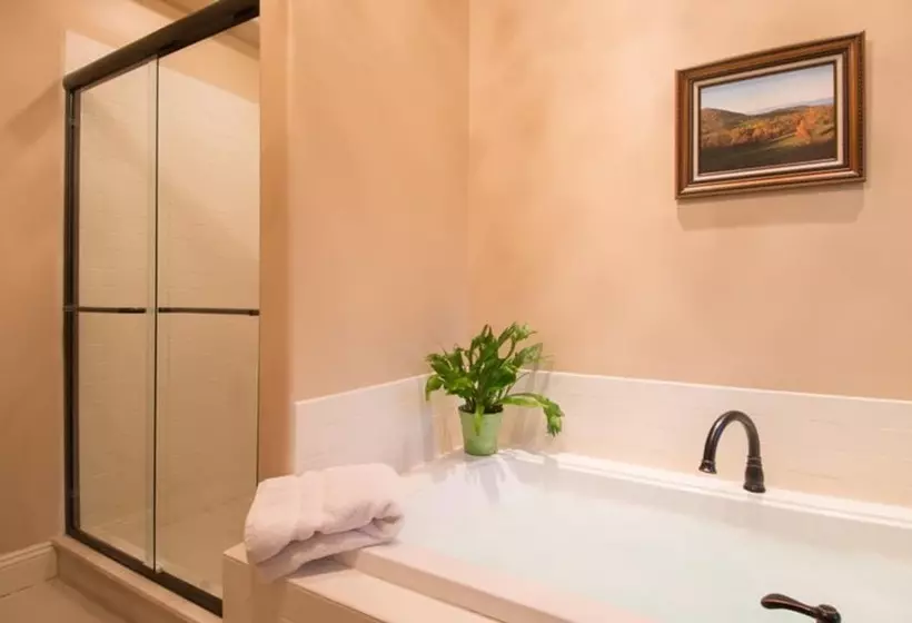 Caldwell House Bed And Breakfast