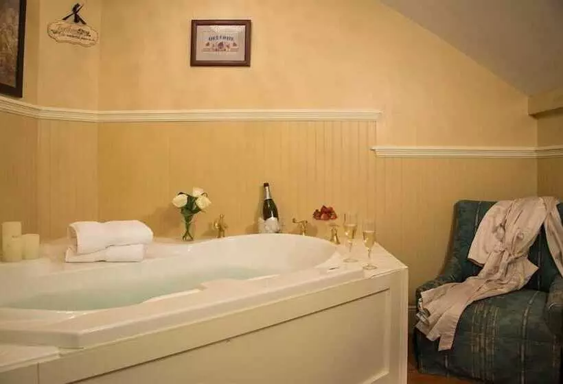 Caldwell House Bed And Breakfast