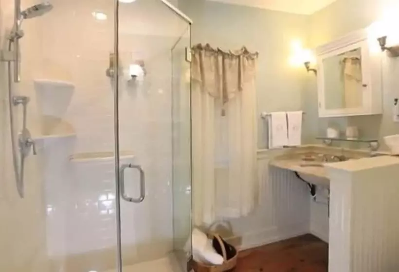 Caldwell House Bed And Breakfast