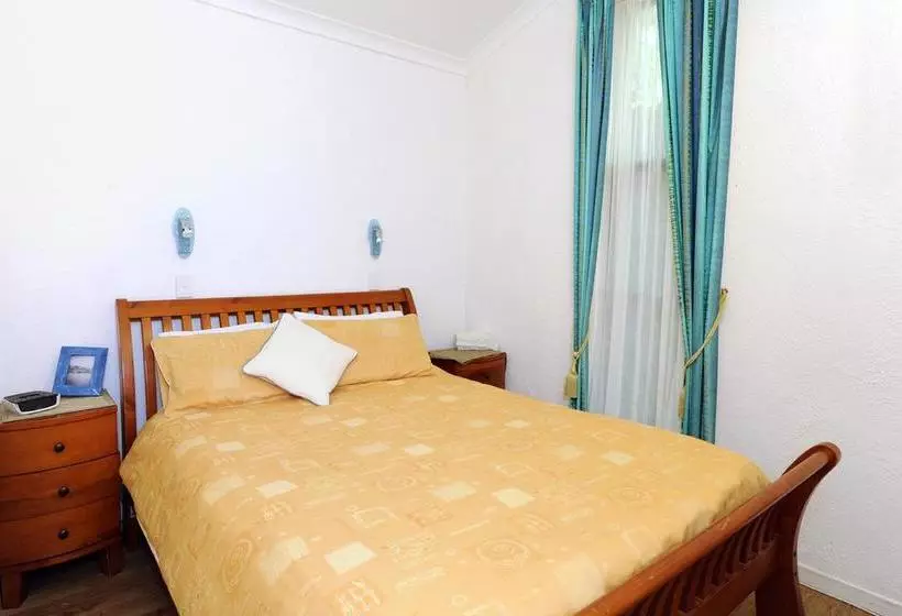 Falls Retreat Bed & Breakfast