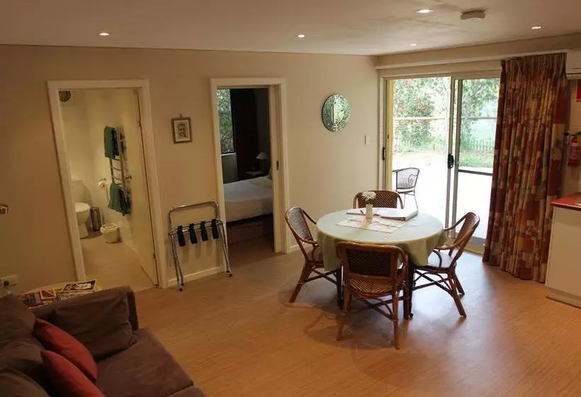 Falls Retreat Bed & Breakfast