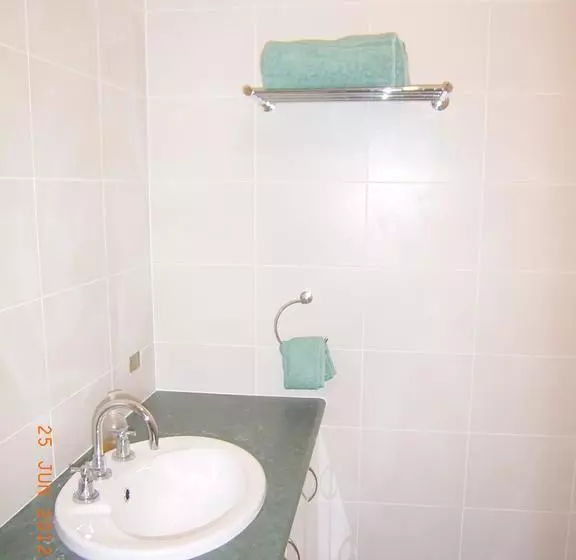 Falls Retreat Bed & Breakfast