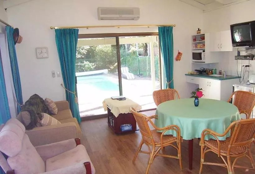 Falls Retreat Bed & Breakfast