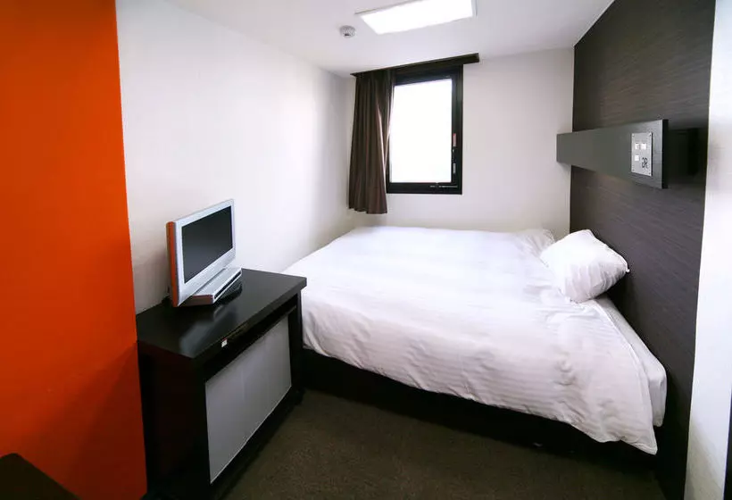 Отель Green Rich Oitaekimae