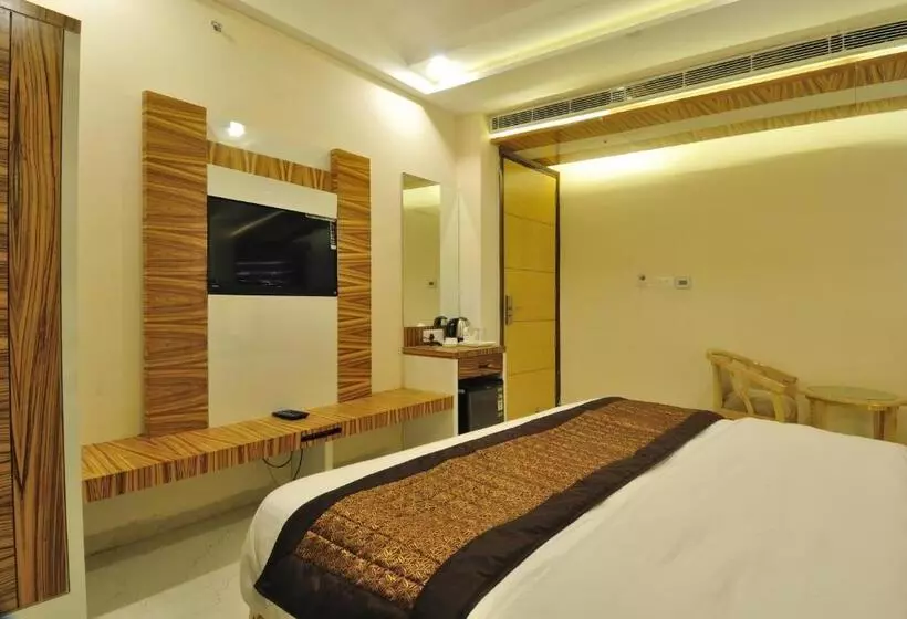 酒店 Aman Continental   2mins From Railway Station And 5 Mins From Metro