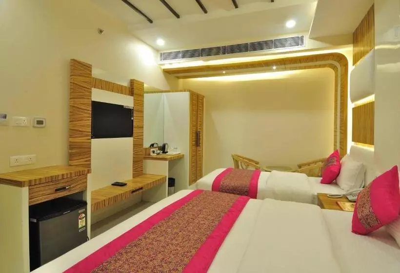 酒店 Aman Continental   2mins From Railway Station And 5 Mins From Metro