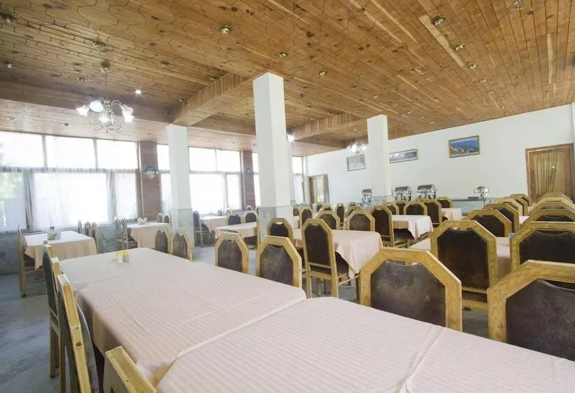 Hotel Oyo Premium Apple Garden