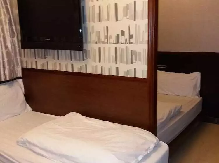 هتل Rai Lei Hostel