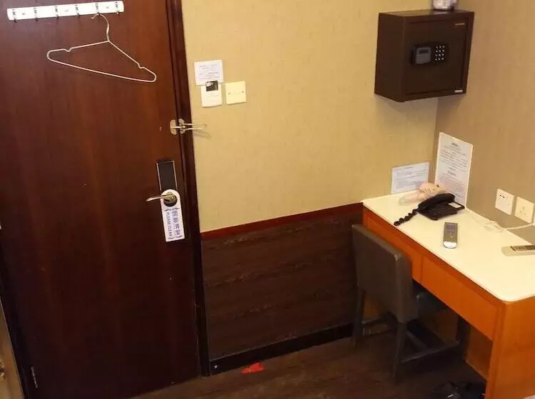 هتل Rai Lei Hostel