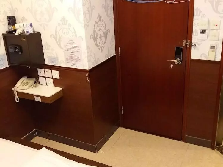 هتل Rai Lei Hostel