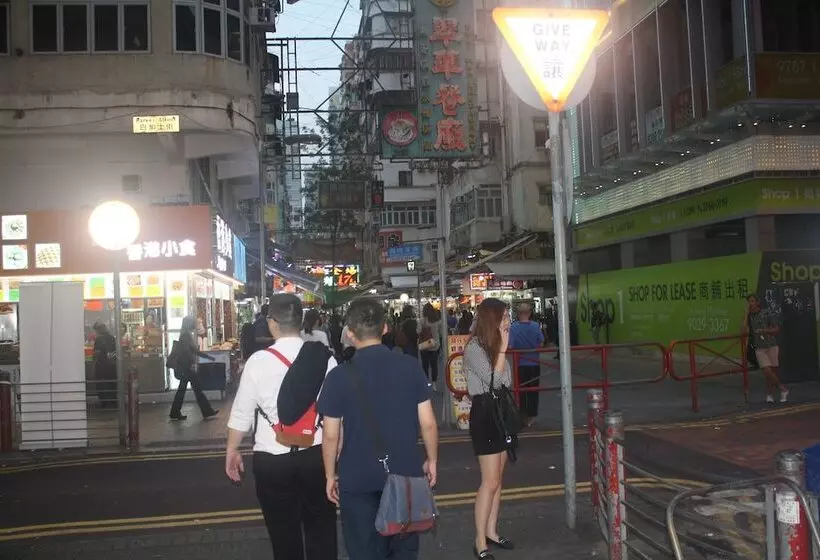 هتل Temple Street