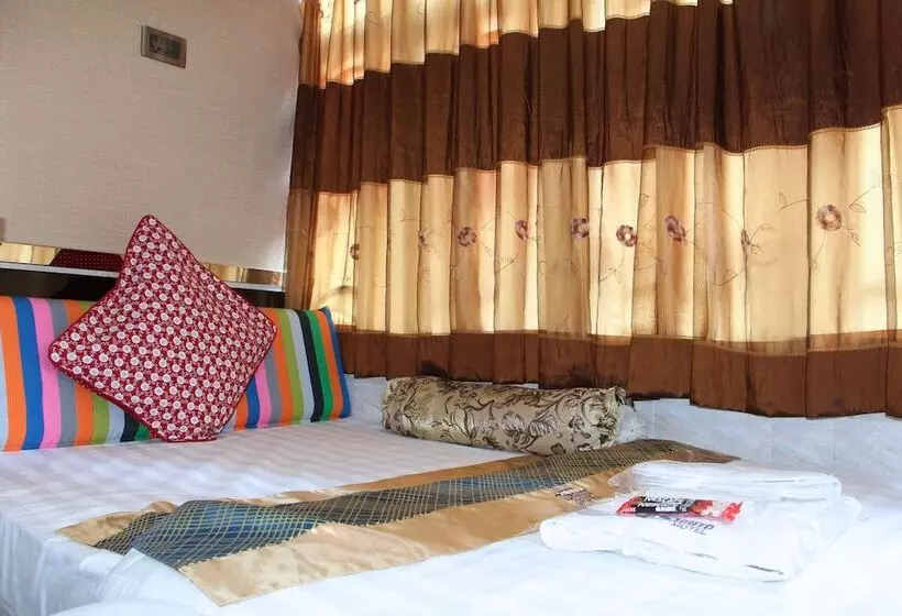 هتل Temple Street