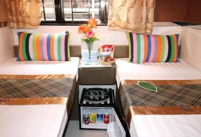 هتل Temple Street