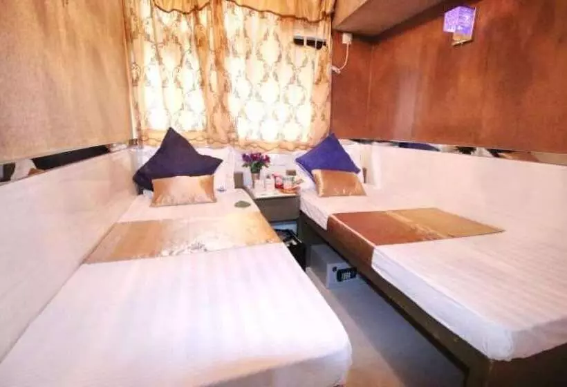 هتل Temple Street