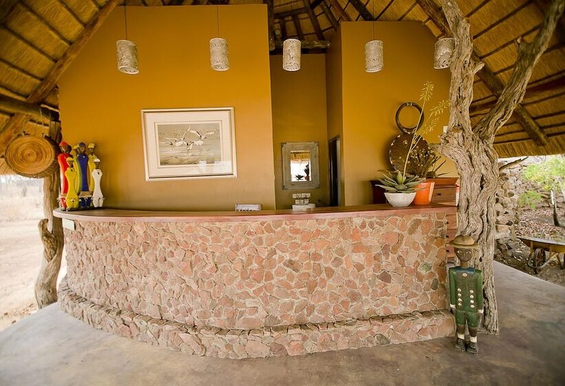 هتل Wildtrack Safaris Eco Lodge
