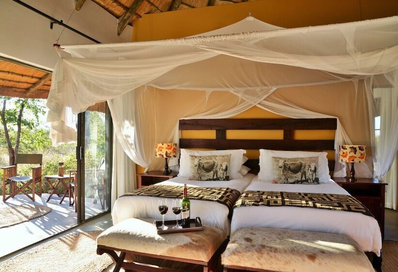 هتل Wildtrack Safaris Eco Lodge