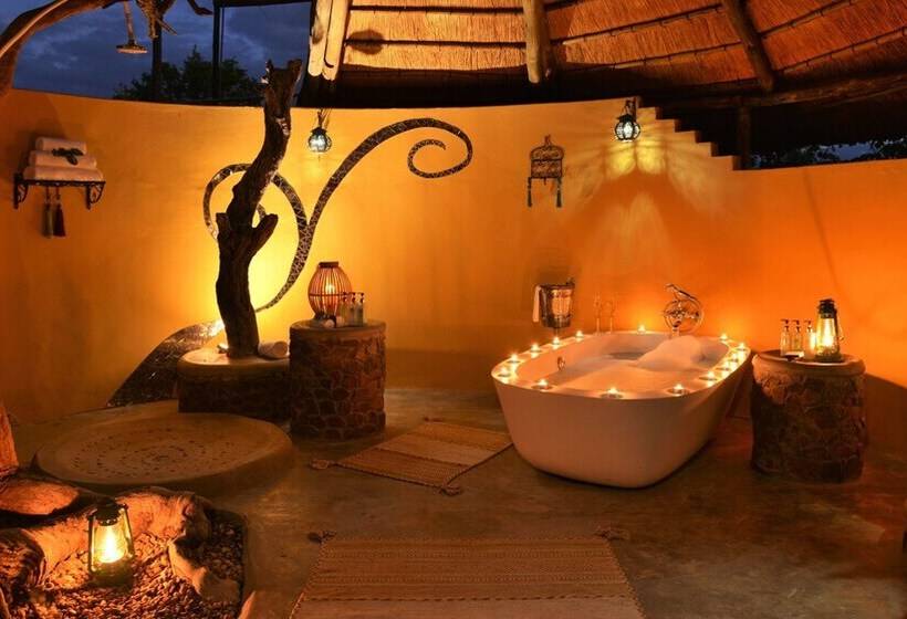 هتل Wildtrack Safaris Eco Lodge