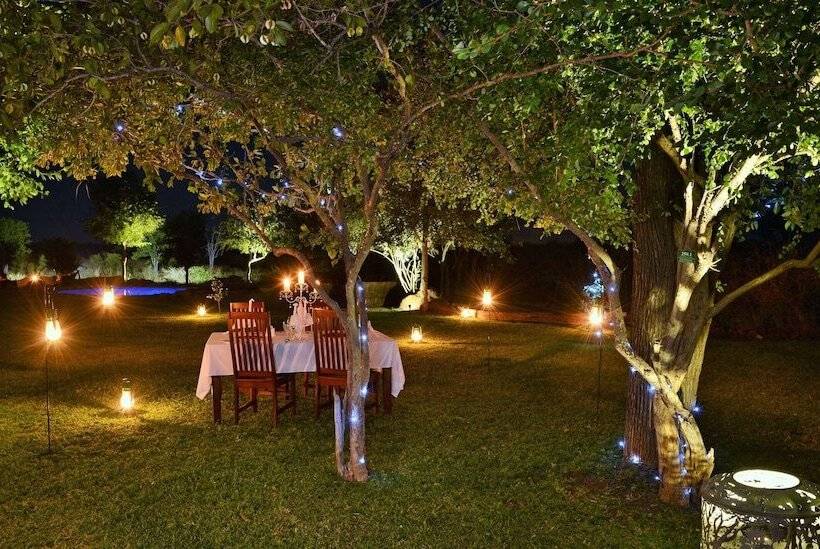 هتل Wildtrack Safaris Eco Lodge