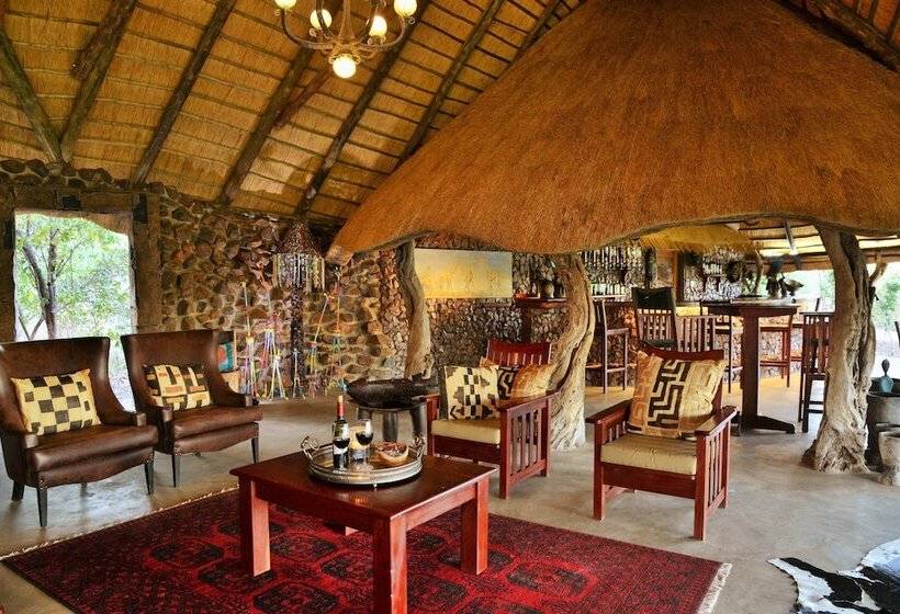 هتل Wildtrack Safaris Eco Lodge