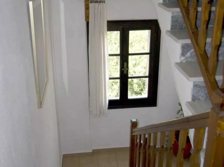 펜션 Laura Skiathos