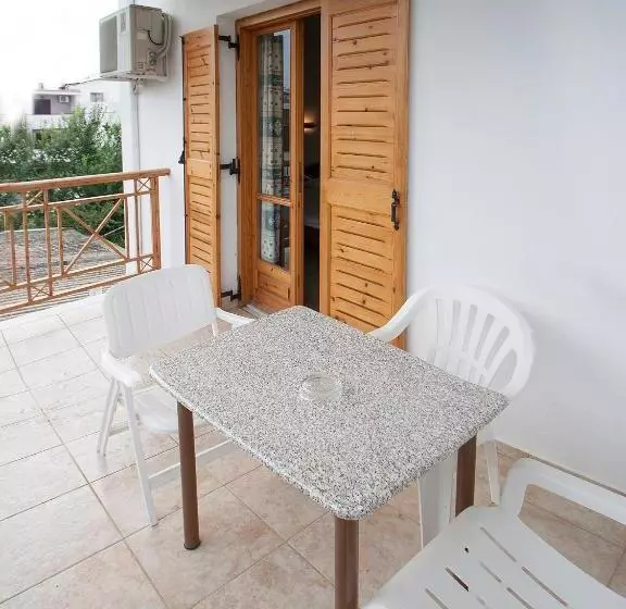 펜션 Laura Skiathos