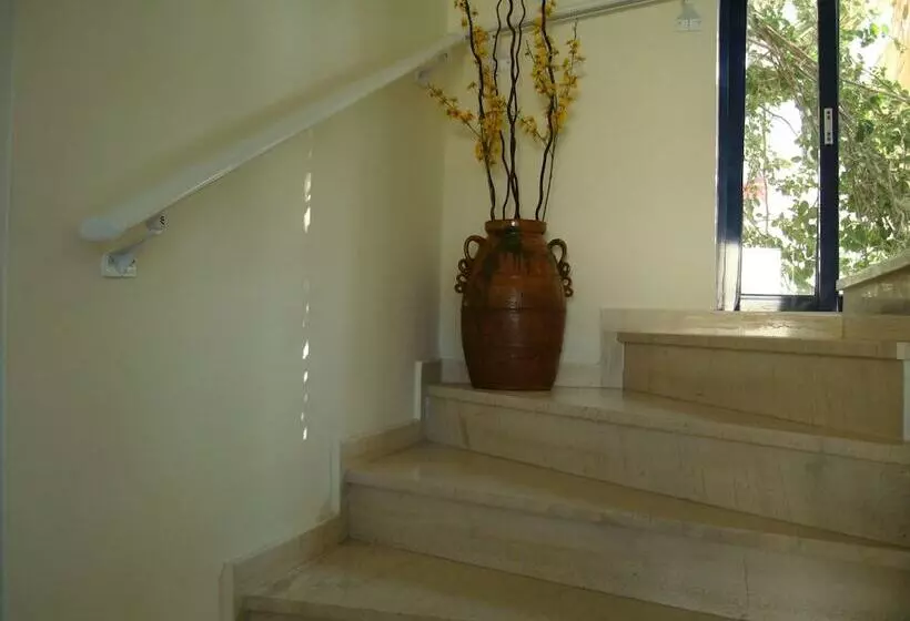 Philippos Studios & Apartments