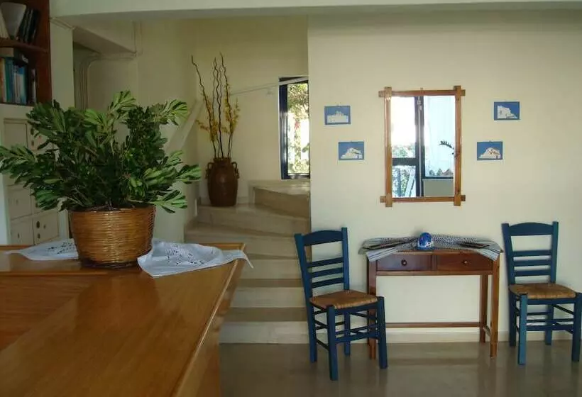 Philippos Studios & Apartments