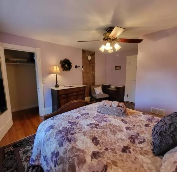 The Fox And The Grapes Bed & Breakfast