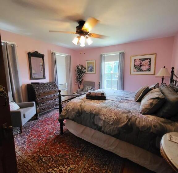 The Fox And The Grapes Bed & Breakfast