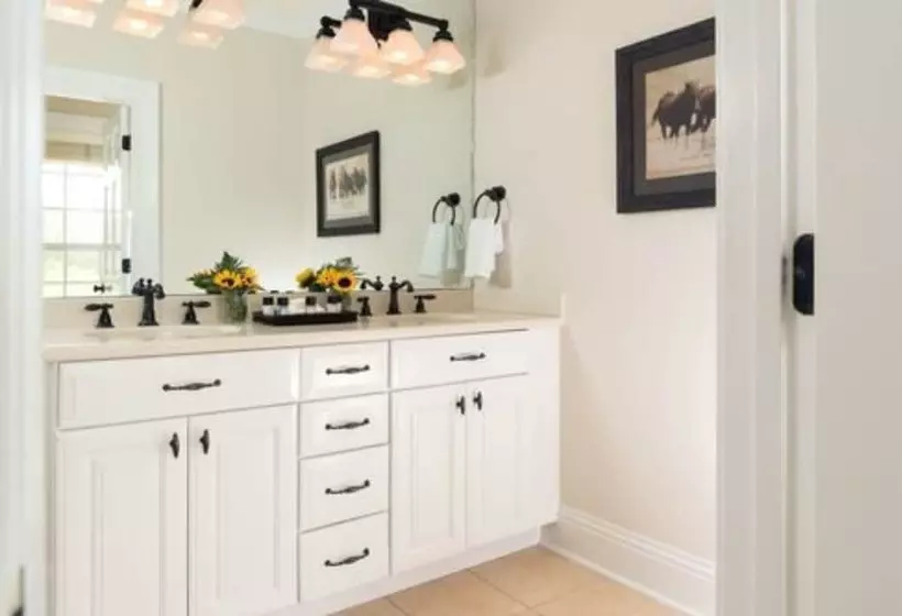 The Horse Stamp Inn Bed & Breakfast