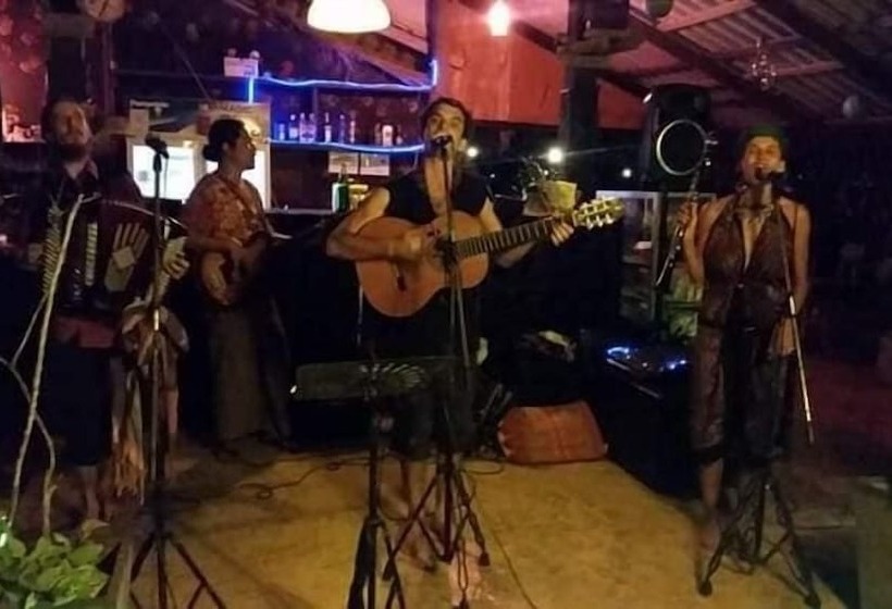 Отель Banana Sunset Bar & Bungalows