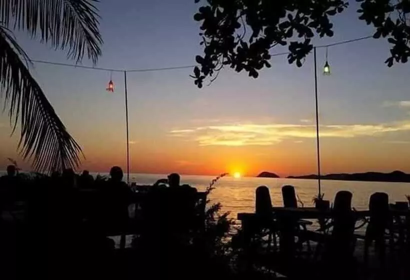 ホテル Banana Sunset Bar & Bungalows